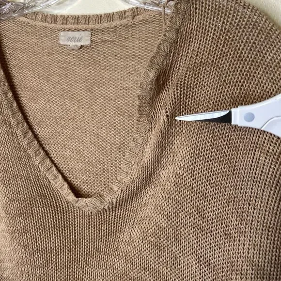 Aerie Sweater size Medium Brown Pullover Cropped Soft Cozy casual FLAW - Picture 2 of 11